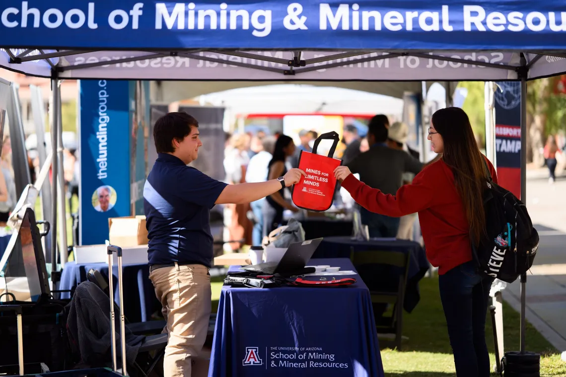 student at UA mining career fair